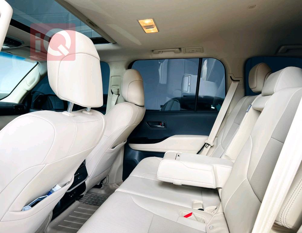 تۆیۆتا لاند کروزەر